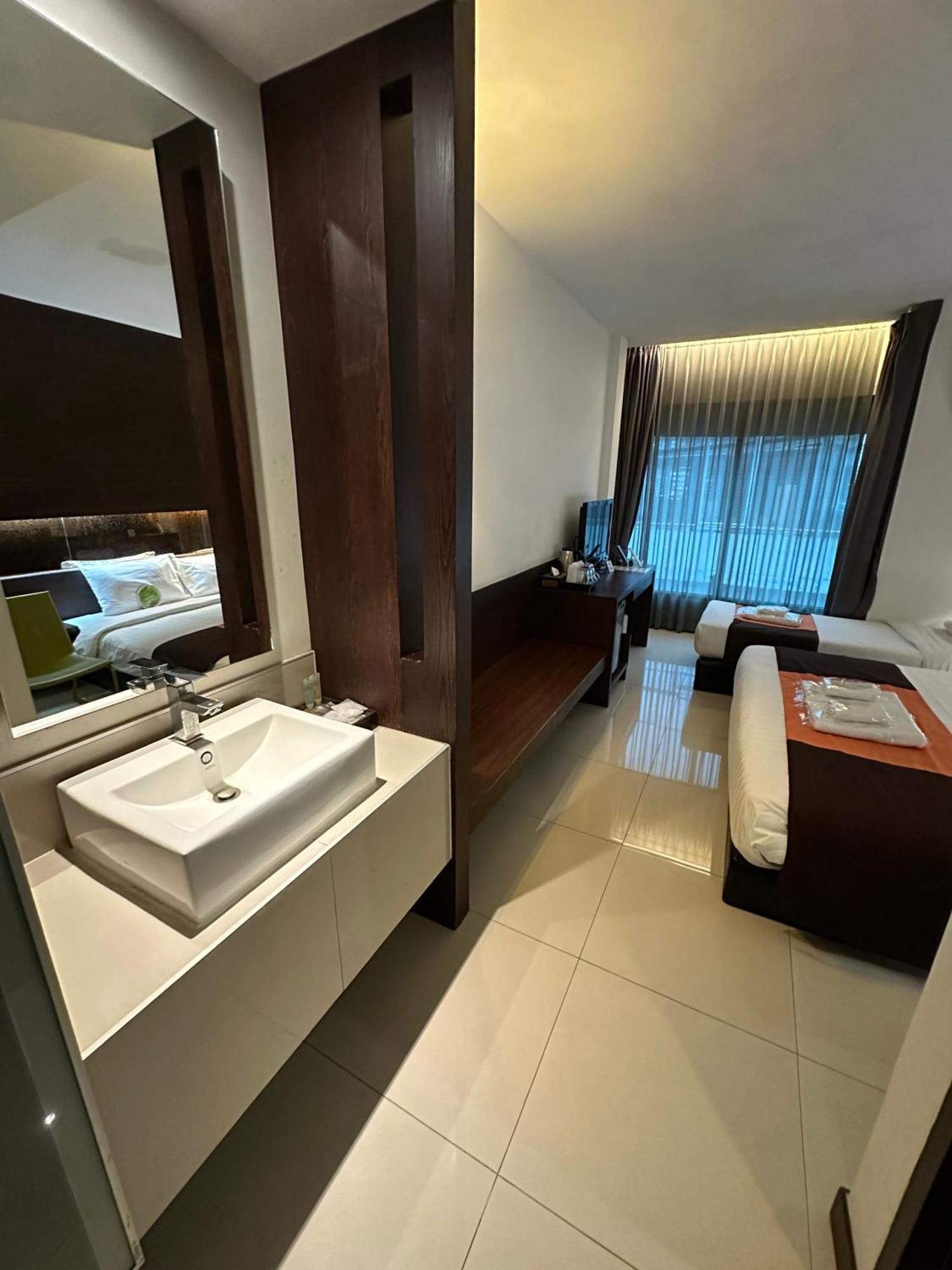 Collection O The Bangkok Airport Link Suite Exterior foto