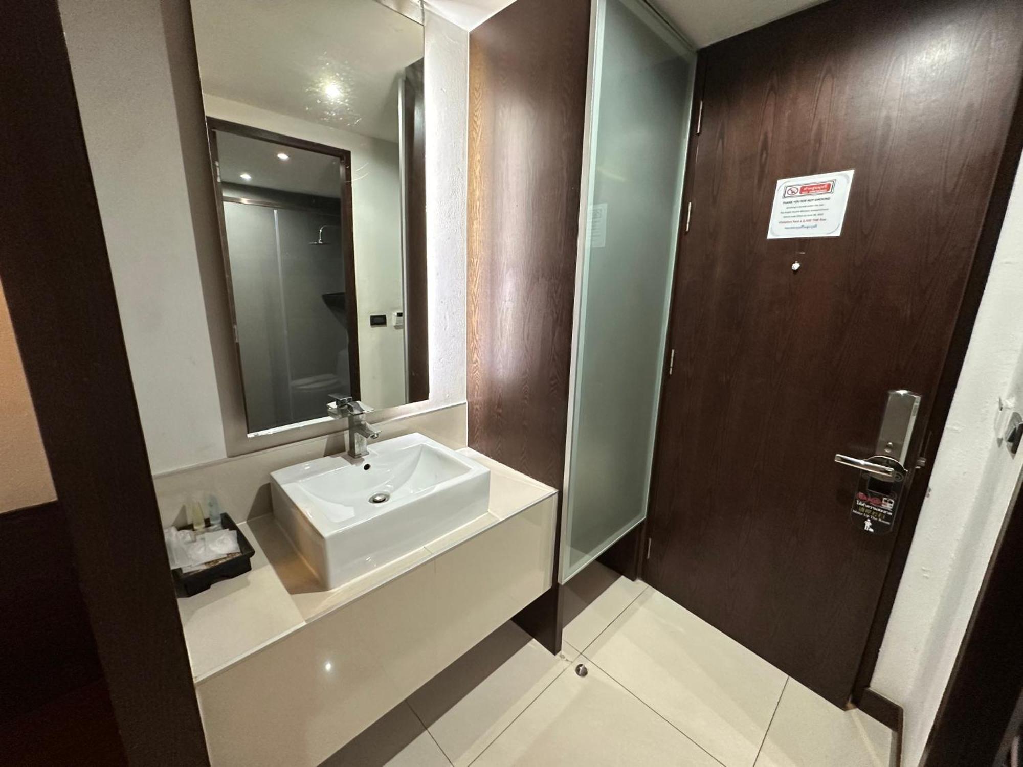 Collection O The Bangkok Airport Link Suite Exterior foto