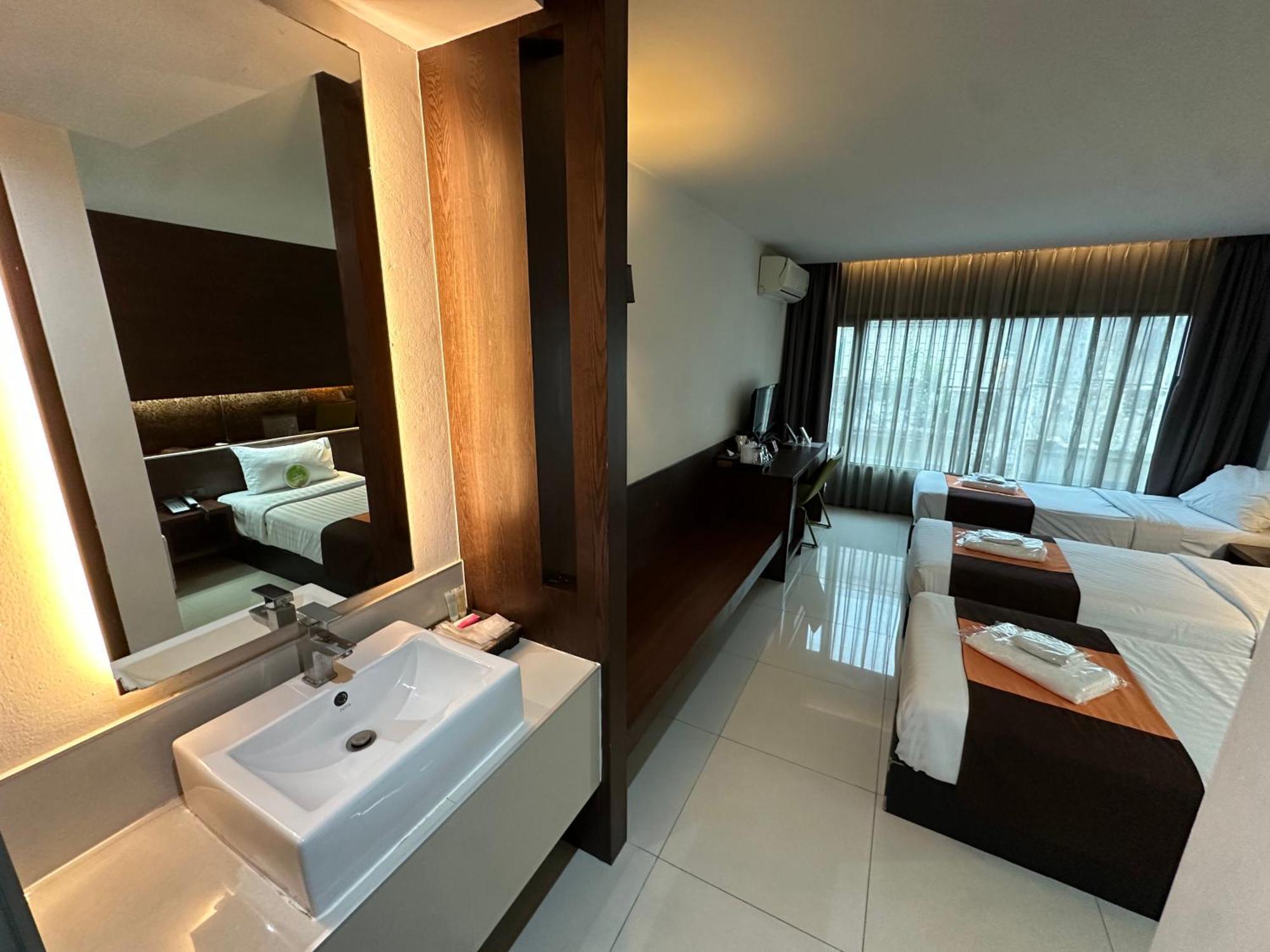 Collection O The Bangkok Airport Link Suite Exterior foto