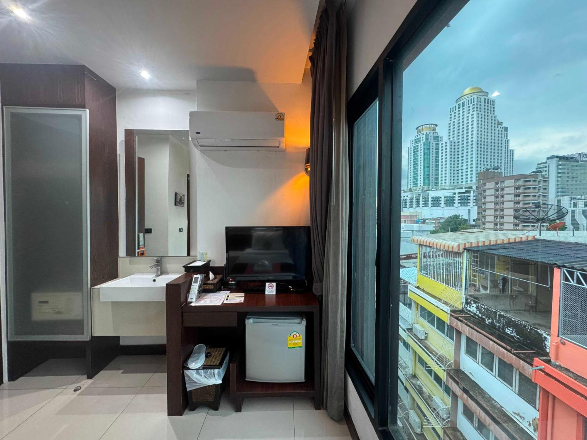 Collection O The Bangkok Airport Link Suite Exterior foto